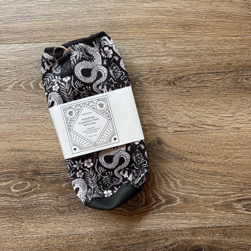 Illumicrate Exclusive A Dark And Drowning Tide Inspired Water Bottle Bag